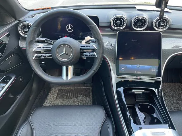 Mercedes-Benz C-Class 2022 Reforma C 260 L Versión deportiva interior foto 11 Mercedes-Benz C-Class 2022 Reforma C 260 L Versión deportiva interior foto 11