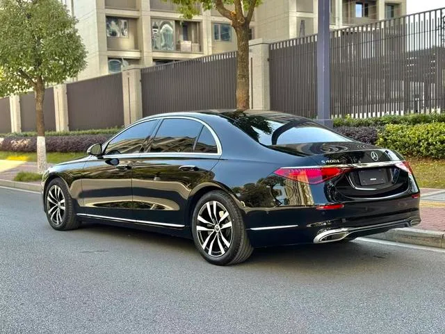 Mercedes-Benz S-Class 2024 S 400 L Luxury type interior photo 9