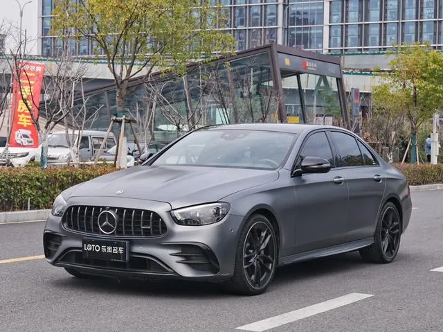 Mercedes-Benz Mercedes-AMG E-Class 2022 AMG E 53 4MATIC extérieur photo 1 Mercedes-Benz Mercedes-AMG E-Class 2022 AMG E 53 4MATIC extérieur photo 1