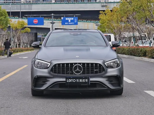 Mercedes-Benz Mercedes-AMG E-Class 2022 AMG E 53 4MATIC extérieur photo 2 Mercedes-Benz Mercedes-AMG E-Class 2022 AMG E 53 4MATIC extérieur photo 2