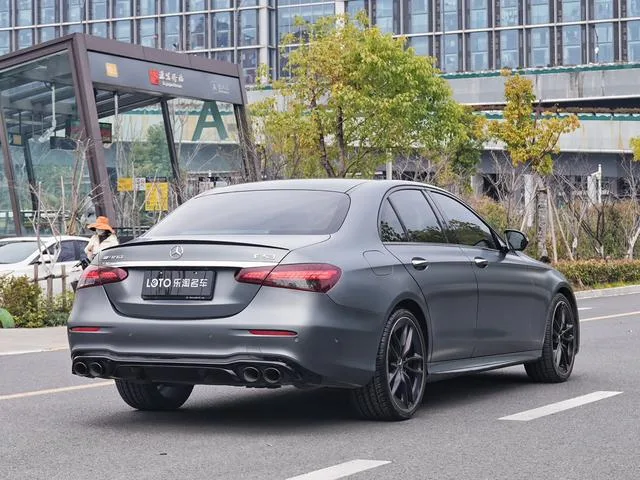 Mercedes-Benz Mercedes-AMG E-Class 2022 AMG E 53 4MATIC extérieur photo 4 Mercedes-Benz Mercedes-AMG E-Class 2022 AMG E 53 4MATIC extérieur photo 4