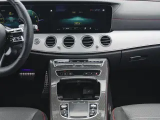 Mercedes-Benz Mercedes-AMG E-Class 2022 AMG E 53 4MATIC intérieur photo 13 Mercedes-Benz Mercedes-AMG E-Class 2022 AMG E 53 4MATIC intérieur photo 13