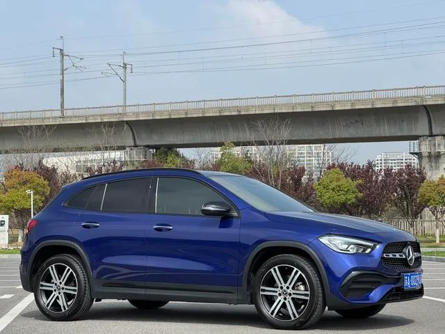 Mercedes-Benz GLA 2020 GLA 200 4MATIC extérieur photo 3 Mercedes-Benz GLA 2020 GLA 200 4MATIC extérieur photo 3