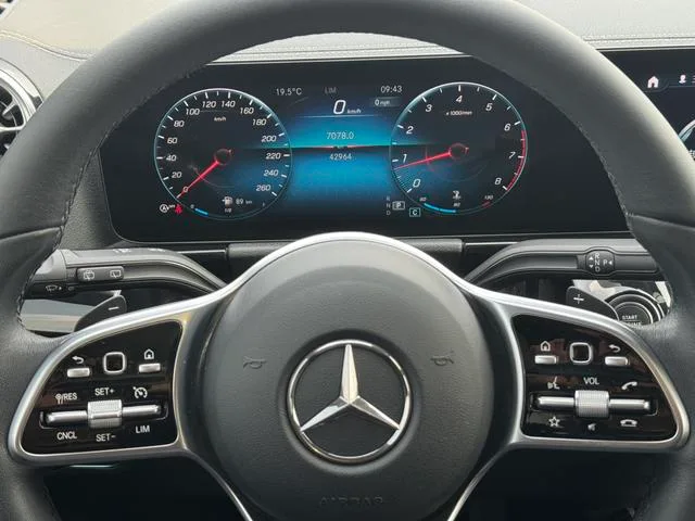 Mercedes-Benz GLA 2020 GLA 200 4MATIC extérieur photo 4 Mercedes-Benz GLA 2020 GLA 200 4MATIC extérieur photo 4