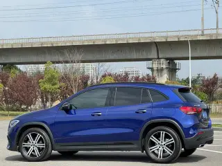 Mercedes-Benz GLA 2020 GLA 200 4MATIC intérieur photo 18 Mercedes-Benz GLA 2020 GLA 200 4MATIC intérieur photo 18