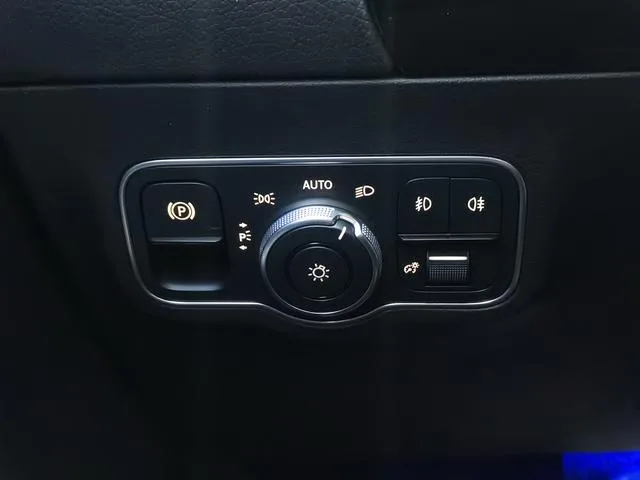 Mercedes-Benz GLA 2022 Restyling GLA 200 interior photo 16 Mercedes-Benz GLA 2022 Restyling GLA 200 interior photo 16