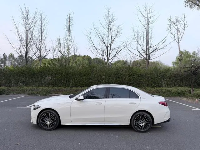 Mercedes-Benz C-Class 2024 C 200 L Sports version exterior photo 4 Mercedes-Benz C-Class 2024 C 200 L Sports version exterior photo 4