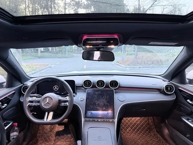 Mercedes-Benz C-Class 2024 C 200 L Sports version interior photo 10 Mercedes-Benz C-Class 2024 C 200 L Sports version interior photo 10