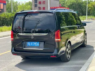 Mercedes-Benz V-Class 2021 V 260 Versión de lujo exterior foto 4 Mercedes-Benz V-Class 2021 V 260 Versión de lujo exterior foto 4