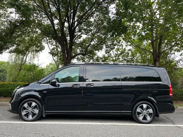 Mercedes-Benz V-Class 2022 V 260 L Long Wheelbase Premium Edition interior photo 11 Mercedes-Benz V-Class 2022 V 260 L Long Wheelbase Premium Edition interior photo 11