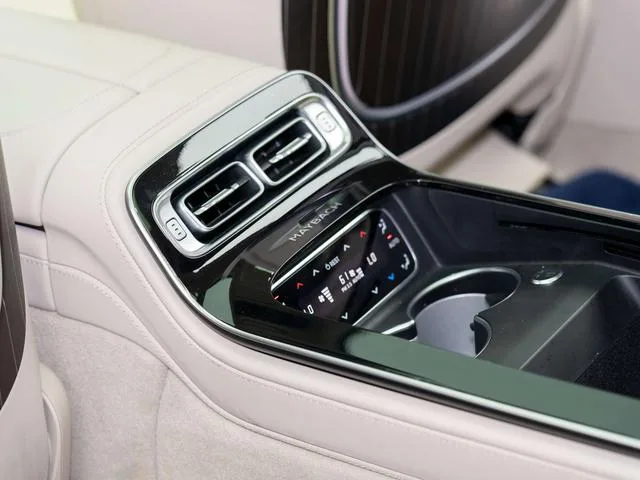 Mercedes-Benz Mercedes-Maybach S-Class 2022 S 680 4MATIC interior photo 15 Mercedes-Benz Mercedes-Maybach S-Class 2022 S 680 4MATIC interior photo 15