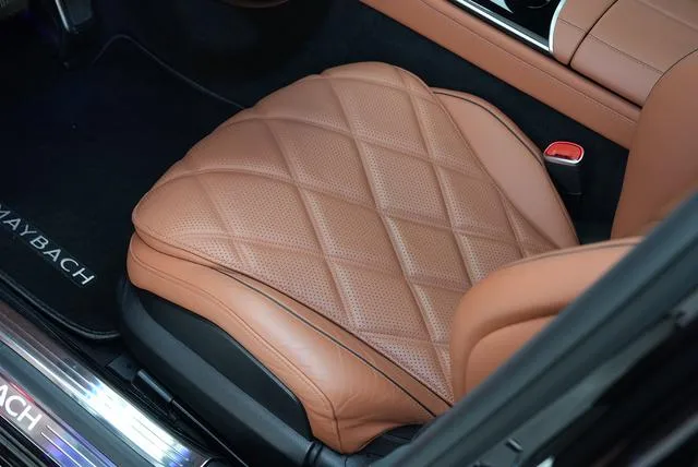 Mercedes-Benz Mercedes-Maybach S-Class 2023 S 480 4MATIC interior photo 12 Mercedes-Benz Mercedes-Maybach S-Class 2023 S 480 4MATIC interior photo 12