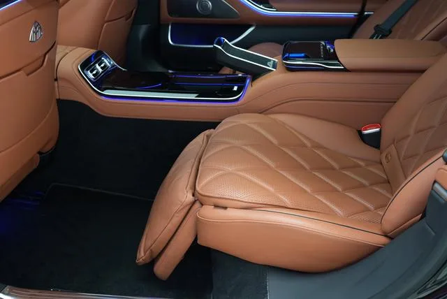 Mercedes-Benz Mercedes-Maybach S-Class 2023 S 480 4MATIC interior photo 14 Mercedes-Benz Mercedes-Maybach S-Class 2023 S 480 4MATIC interior photo 14
