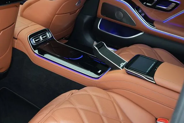 Mercedes-Benz Mercedes-Maybach S-Class 2023 S 480 4MATIC interior photo 15 Mercedes-Benz Mercedes-Maybach S-Class 2023 S 480 4MATIC interior photo 15