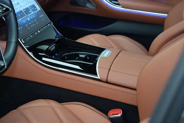 Mercedes-Benz Mercedes-Maybach S-Class 2023 S 480 4MATIC interior photo 16 Mercedes-Benz Mercedes-Maybach S-Class 2023 S 480 4MATIC interior photo 16