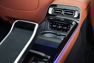 Mercedes-Benz Mercedes-Maybach S-Class 2023 S 480 4MATIC interior photo 17 Mercedes-Benz Mercedes-Maybach S-Class 2023 S 480 4MATIC interior photo 17