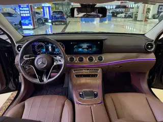 Mercedes-Benz E-Class 2023 E 300 L Estilo de moda Coche interior foto 8 Mercedes-Benz E-Class 2023 E 300 L Estilo de moda Coche interior foto 8