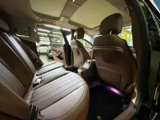 Mercedes-Benz E-Class 2023 E 300 L Estilo de moda Coche interior foto 10 Mercedes-Benz E-Class 2023 E 300 L Estilo de moda Coche interior foto 10