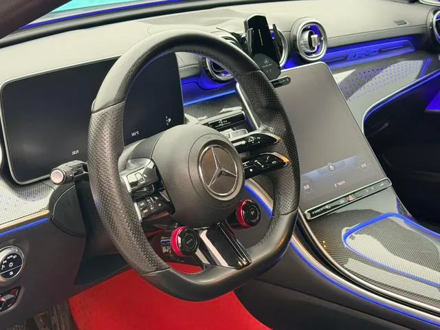 Mercedes-Benz C-Class 2022 C 260 L Versión deportiva interior foto 9 Mercedes-Benz C-Class 2022 C 260 L Versión deportiva interior foto 9