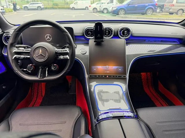 Mercedes-Benz C-Class 2022 C 260 L Versión deportiva interior foto 11 Mercedes-Benz C-Class 2022 C 260 L Versión deportiva interior foto 11