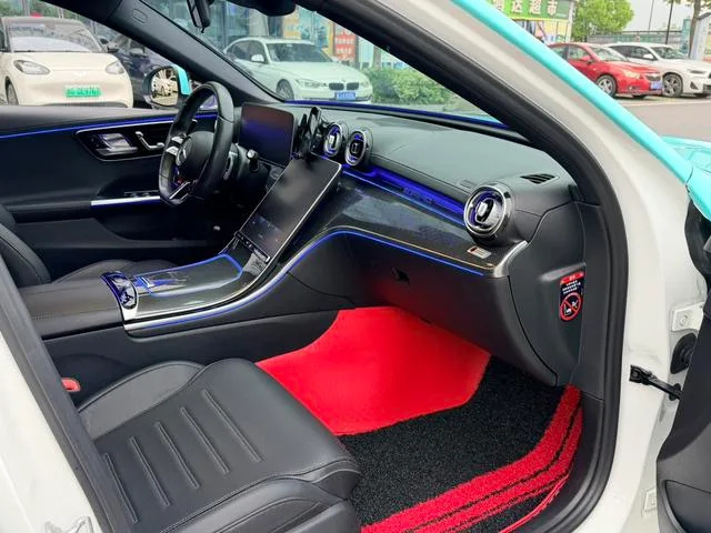 Mercedes-Benz C-Class 2022 C 260 L Versión deportiva interior foto 13 Mercedes-Benz C-Class 2022 C 260 L Versión deportiva interior foto 13