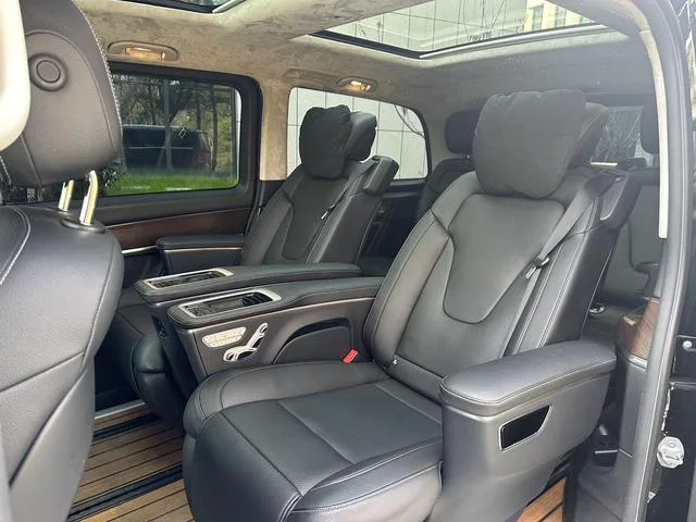 Mercedes-Benz V-Class 2021 V 260 Pilot Edition exterior photo 3