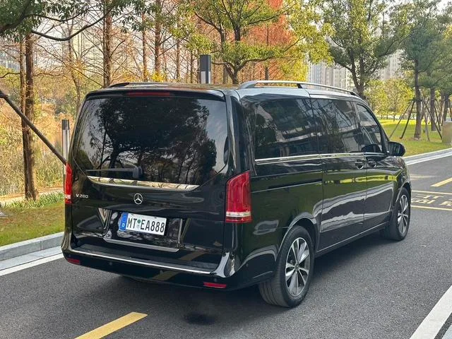 Mercedes-Benz V-Class 2021 V 260 Pilot Edition exterior photo 4