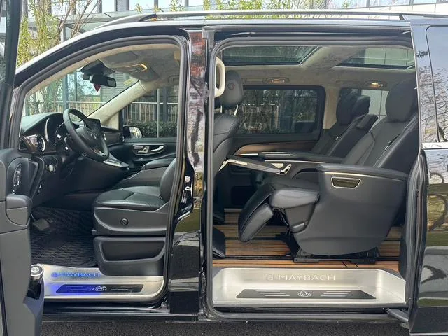 Mercedes-Benz V-Class 2021 V 260 Pilot Edition exterior photo 7