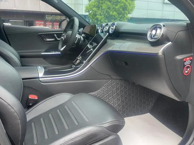 Mercedes-Benz C-Class 2022 C 260 L interior photo 10 Mercedes-Benz C-Class 2022 C 260 L interior photo 10