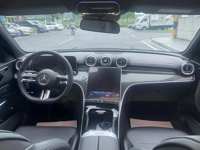 Mercedes-Benz C-Class 2022 C 260 L interior photo 11 Mercedes-Benz C-Class 2022 C 260 L interior photo 11