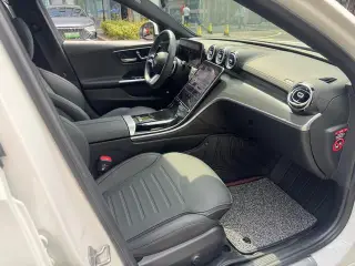 Mercedes-Benz C-Class 2024 C 260 L Sports version interior photo 9 Mercedes-Benz C-Class 2024 C 260 L Sports version interior photo 9