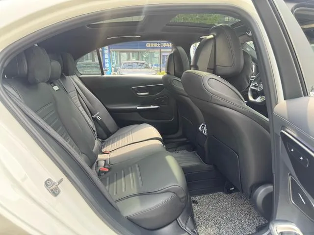 Mercedes-Benz C-Class 2024 C 260 L Sports version interior photo 10 Mercedes-Benz C-Class 2024 C 260 L Sports version interior photo 10