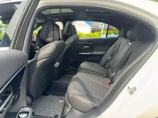 Mercedes-Benz C-Class 2024 C 260 L Sports version interior photo 11 Mercedes-Benz C-Class 2024 C 260 L Sports version interior photo 11