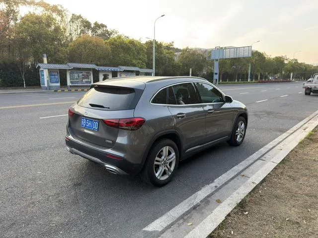 Mercedes-Benz GLA 2023 GLA 200 exterior photo 6 Mercedes-Benz GLA 2023 GLA 200 exterior photo 6