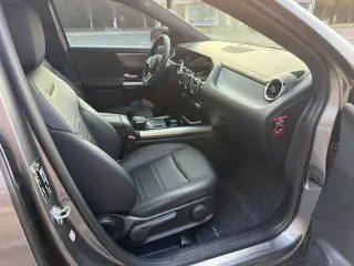 Mercedes-Benz GLA 2023 GLA 200 interior photo 13 Mercedes-Benz GLA 2023 GLA 200 interior photo 13
