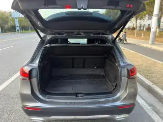 Mercedes-Benz GLA 2023 GLA 200 interior photo 17 Mercedes-Benz GLA 2023 GLA 200 interior photo 17