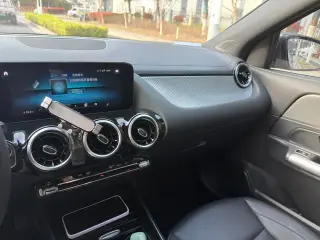 Mercedes-Benz GLA 2023 GLA 200 interior photo 19 Mercedes-Benz GLA 2023 GLA 200 interior photo 19