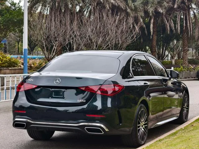 Mercedes-Benz C-Class 2024 C 260 L Versión deportiva exterior foto 7