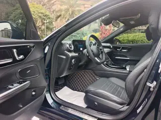 Mercedes-Benz C-Class 2024 C 260 L Versión deportiva exterior foto 8