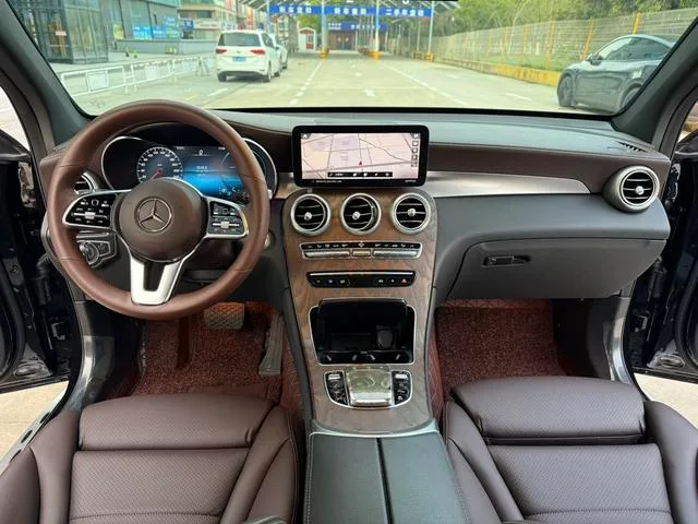 Mercedes-Benz GLC 2022 GLC 300 L 4MATIC Dynamic Zhenzang Edition interior photo 11 Mercedes-Benz GLC 2022 GLC 300 L 4MATIC Dynamic Zhenzang Edition interior photo 11