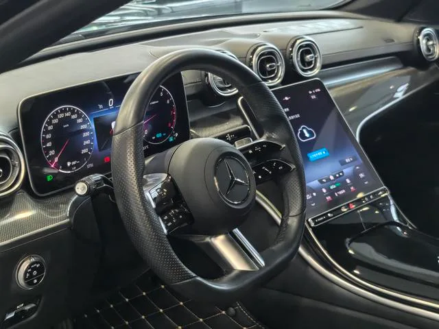 Mercedes-Benz C-Class 2022 C 260 L Version sportive intérieur photo 17 Mercedes-Benz C-Class 2022 C 260 L Version sportive intérieur photo 17