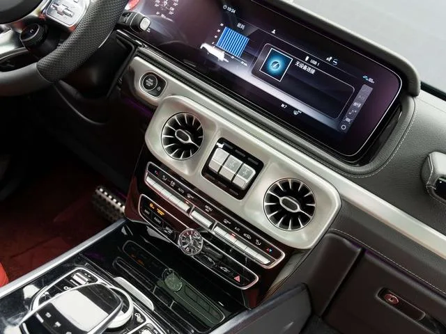 Mercedes-Benz Mercedes-AMG G-Class 2023 AMG G 63 интерьер фото 15