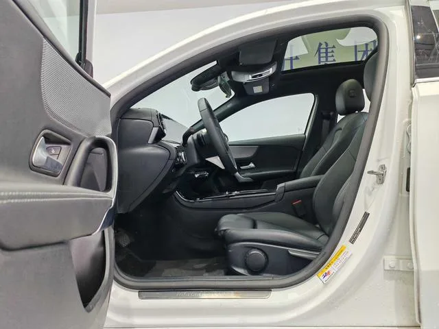 Mercedes-Benz A-Class 2025 A 180 L interior photo 11 Mercedes-Benz A-Class 2025 A 180 L interior photo 11
