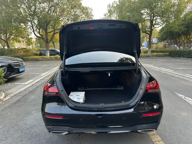 Mercedes-Benz E-Class (Imported) 2022 E 260 Fashion Sports Edition interior photo 16 Mercedes-Benz E-Class (Imported) 2022 E 260 Fashion Sports Edition interior photo 16