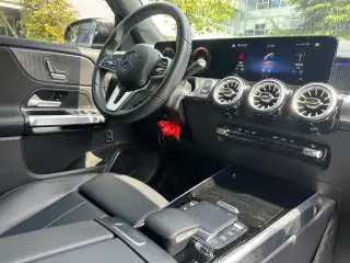 Mercedes-Benz GLB 2023 GLB 220 Dinámico interior foto 8 Mercedes-Benz GLB 2023 GLB 220 Dinámico interior foto 8