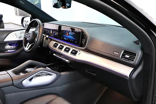 Mercedes-Benz GLE Coupe 2020 GLE 450 4MATIC Coupé SUV Estilo de moda exterior foto 7 Mercedes-Benz GLE Coupe 2020 GLE 450 4MATIC Coupé SUV Estilo de moda exterior foto 7