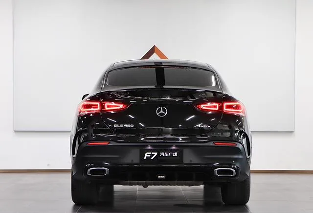 Mercedes-Benz GLE Coupe 2020 GLE 450 4MATIC Coupé SUV Estilo de moda interior foto 17 Mercedes-Benz GLE Coupe 2020 GLE 450 4MATIC Coupé SUV Estilo de moda interior foto 17