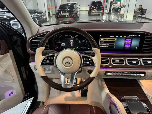 Mercedes-Benz Maybach GLS 2022 GLS 480 4MATIC interior photo 9 Mercedes-Benz Maybach GLS 2022 GLS 480 4MATIC interior photo 9