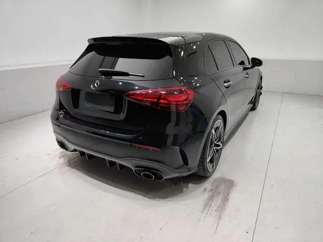 Mercedes-Benz Mercedes-AMG A-Class 2023 AMG A 35 4MATIC intérieur photo 11 Mercedes-Benz Mercedes-AMG A-Class 2023 AMG A 35 4MATIC intérieur photo 11