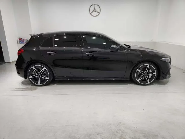Mercedes-Benz Mercedes-AMG A-Class 2023 AMG A 35 4MATIC intérieur photo 12 Mercedes-Benz Mercedes-AMG A-Class 2023 AMG A 35 4MATIC intérieur photo 12